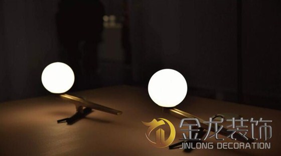 别墅精装修就来金龙装饰，金龙装饰为大家分享：2017米兰家具展之灯光照明展！
