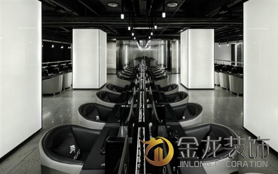 办公室精装修就来金龙装饰，金龙装饰今天就来说下周杰伦的&ldquo;地表最高端网吧&rdquo;。