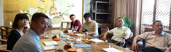 工程精装修设计、施工一体化｜金龙装饰｜青岛房地产商做客金龙装饰！