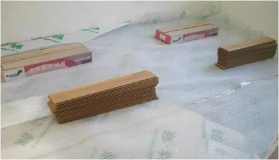 金龙装饰：木地板铺贴工艺。