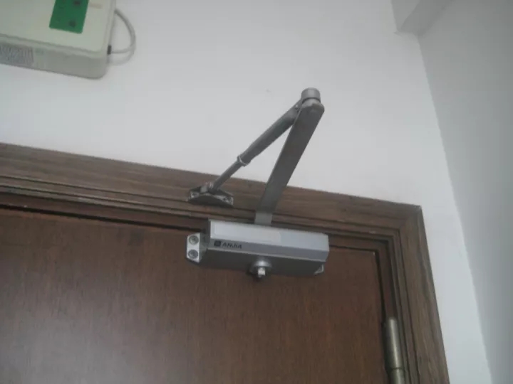 隐形门这样装 让你连门都找不到!