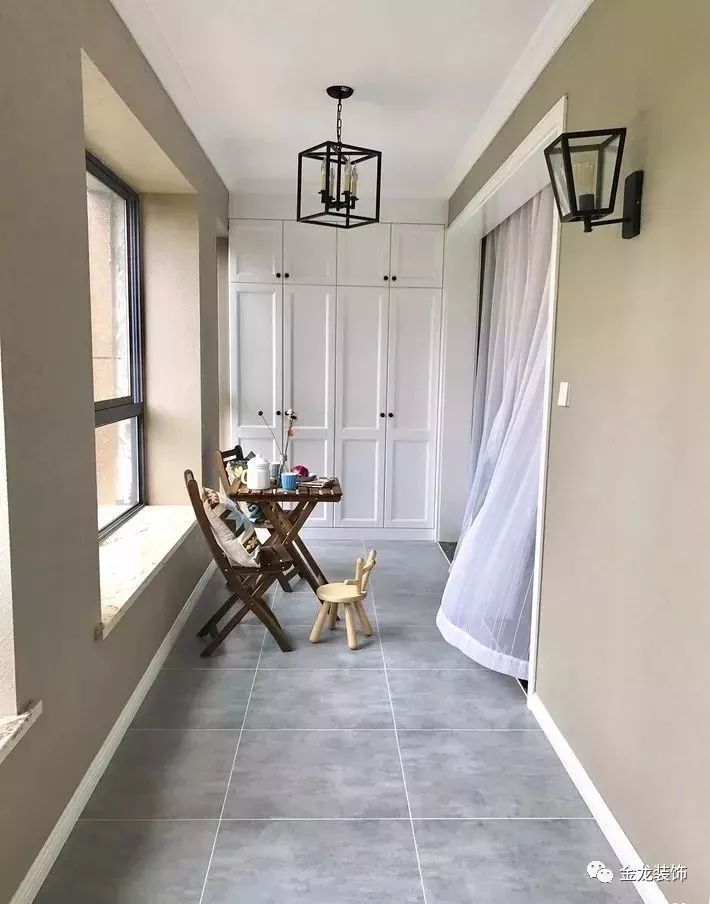 阳台要贴瓷砖，记住一定要这样贴 . . .