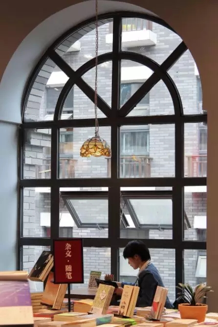 【金龙装饰】书店转型升级