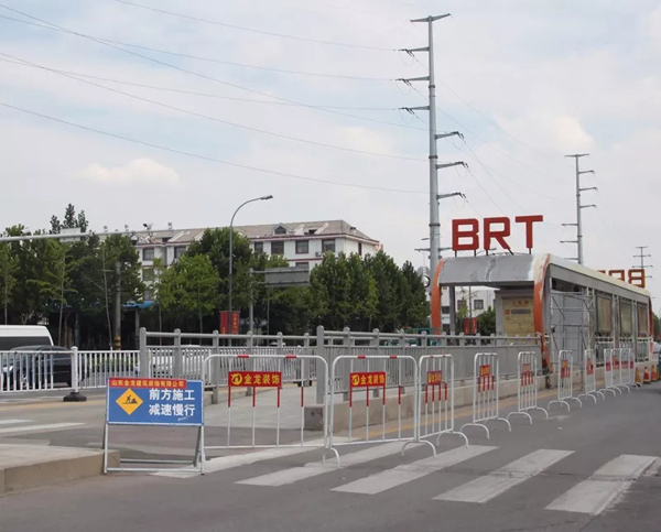 【金龙装饰】BRT站台检修现场
